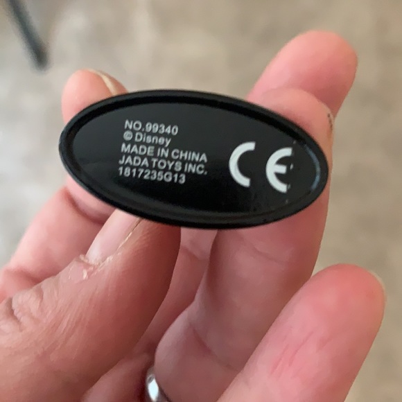 Disney LE Gizmo Duck Metal Nanofig NWOT - Picture 4 of 5